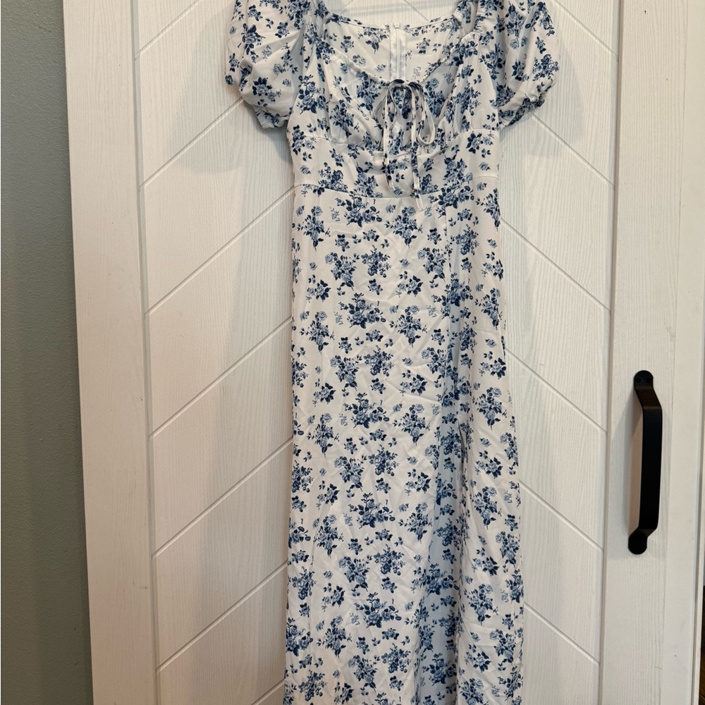 Elegant Blue Floral Maxi Dress